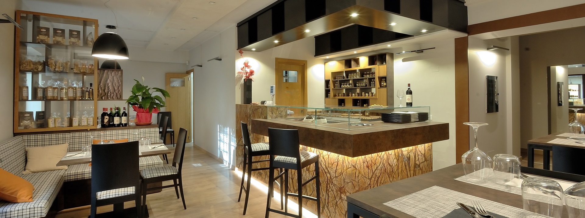 foto della sala interna del ristorante tartufo spoleto tuber experience